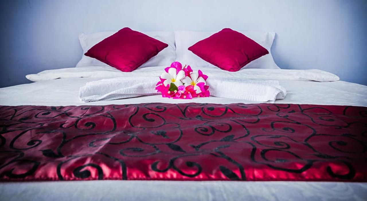 Ujunggenteng Turtle Beach Hotel الغرفة الصورة