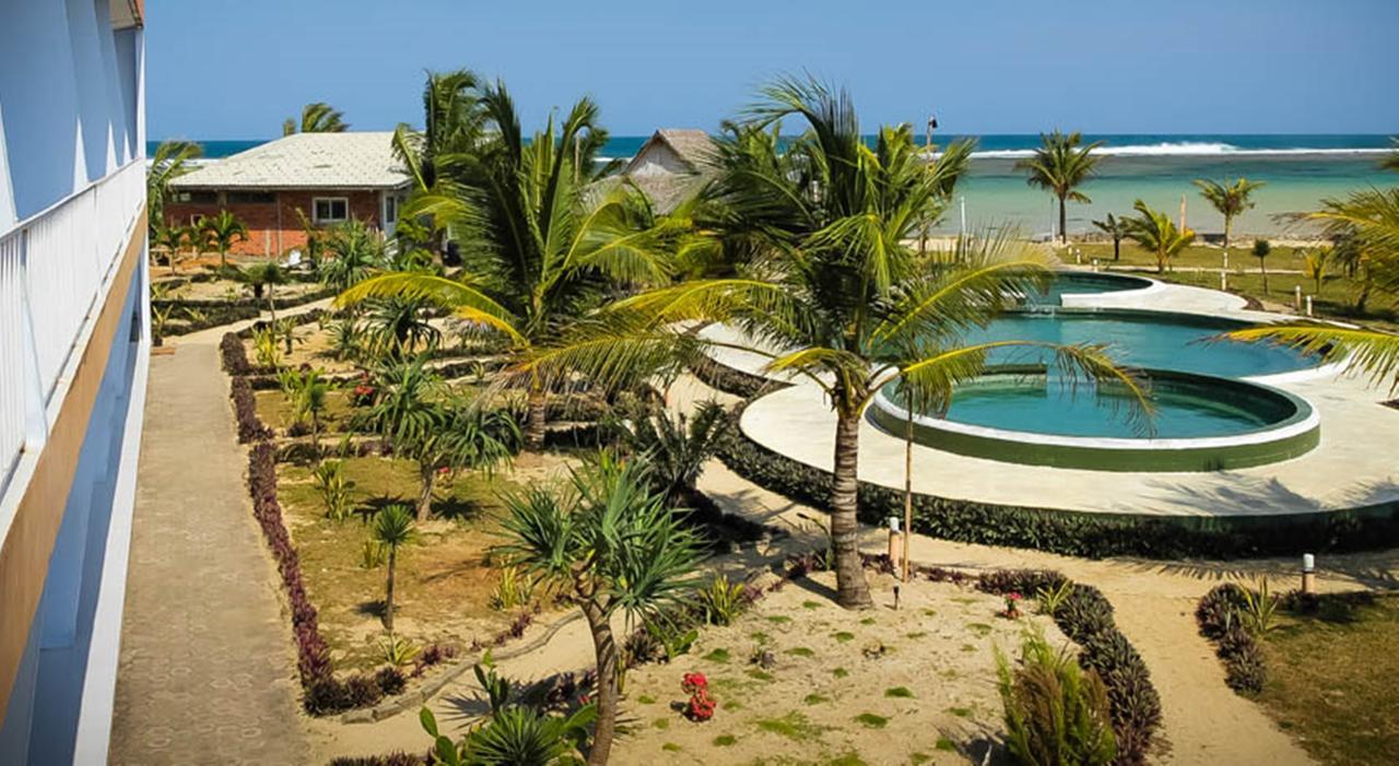 Ujunggenteng Turtle Beach Hotel الغرفة الصورة