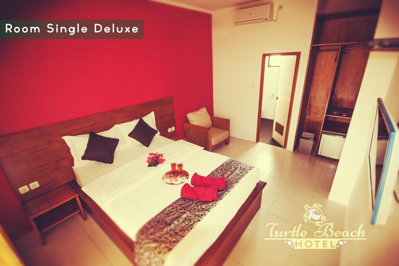 Ujunggenteng Turtle Beach Hotel المظهر الخارجي الصورة