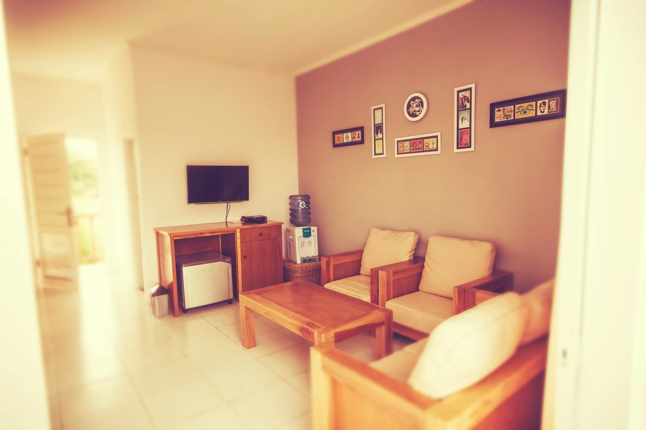 Ujunggenteng Turtle Beach Hotel المظهر الخارجي الصورة